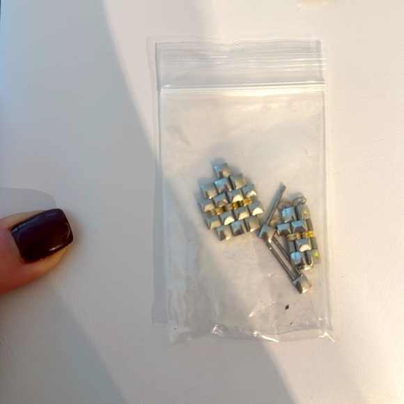 Bulova watch, beautiful two-toned. - Picture 7 of 11